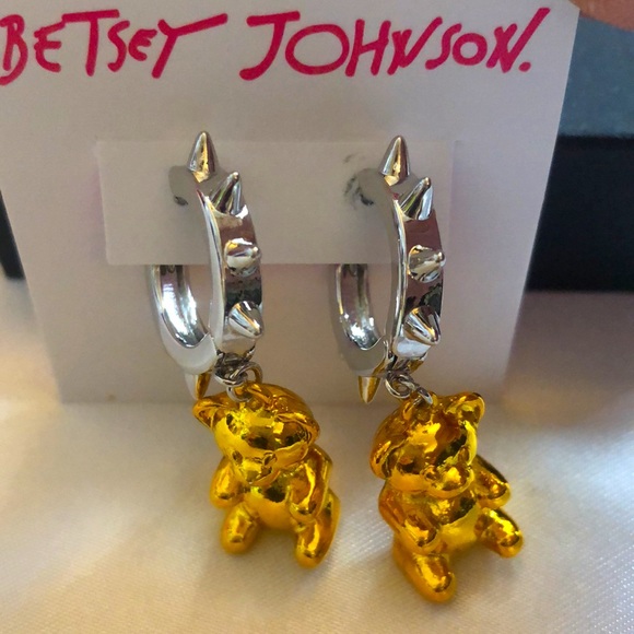 Betsey Johnson Silver Tone Punk And Spice Huggie Hoops Orange Gummy Bear Charm - Picture 2 of 12